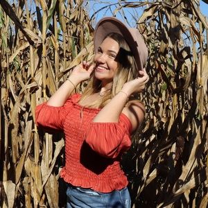 Meet your Posher, Cailey